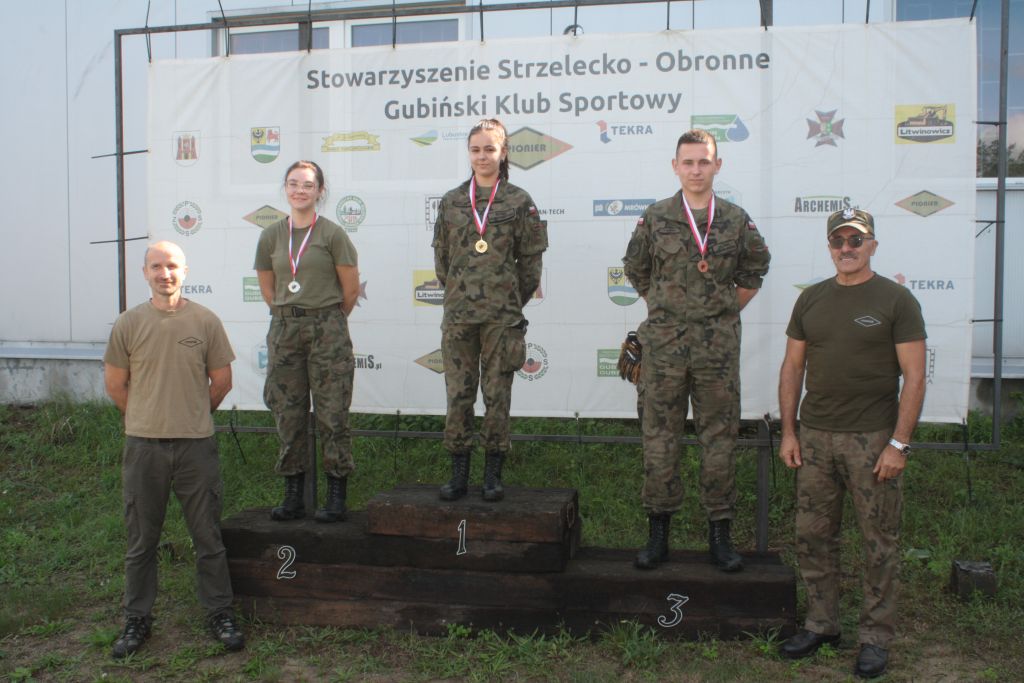 Piknik strzelecki dla uczniów klas mundurowych